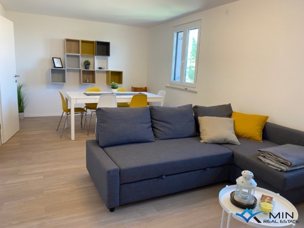 Hiša s 3 apartmaji na Crvenem vrhu - Umag