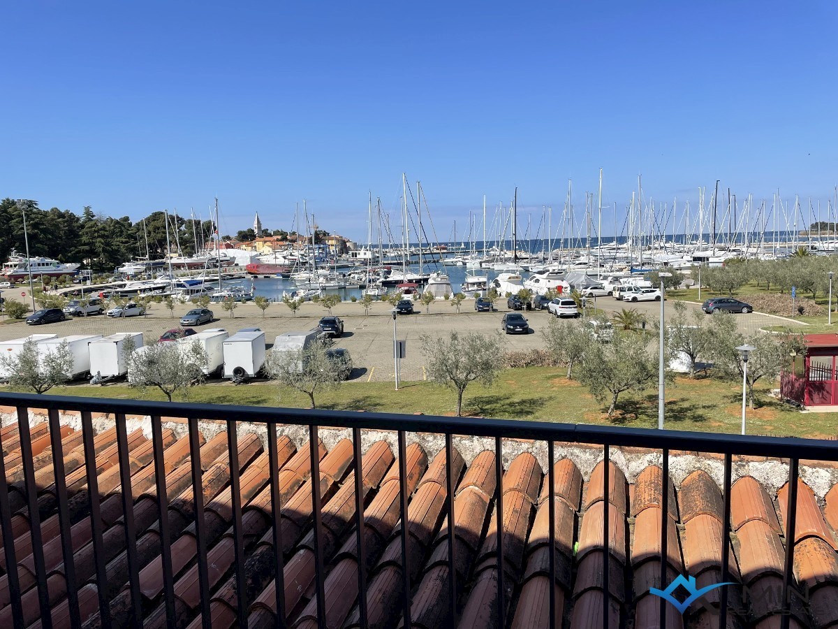 Stanovanje s čudovitim pogledom na morje in marino - Novigrad