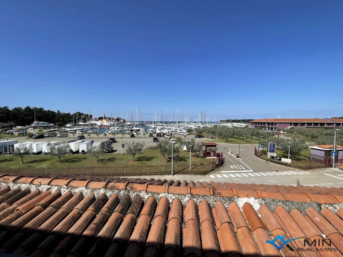 Stanovanje s čudovitim pogledom na morje in marino - Novigrad