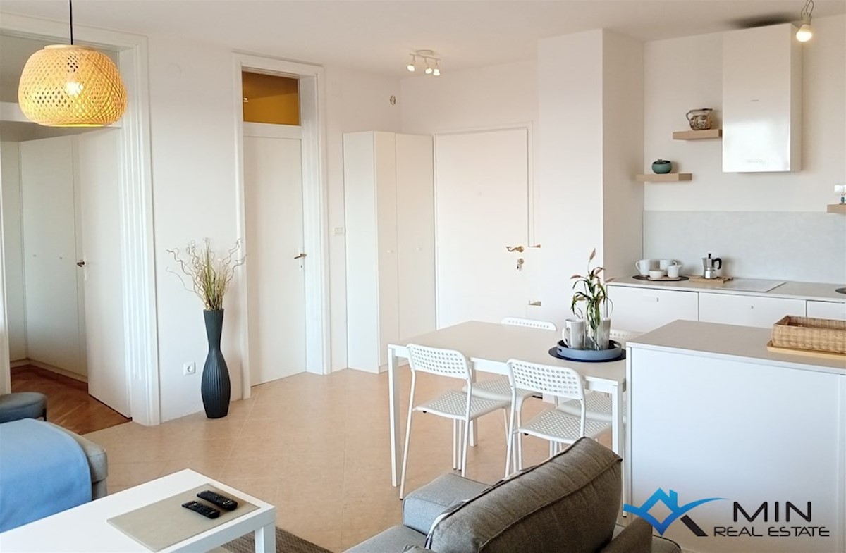 Apartma s čudovitim pogledom na morje v Novigradu