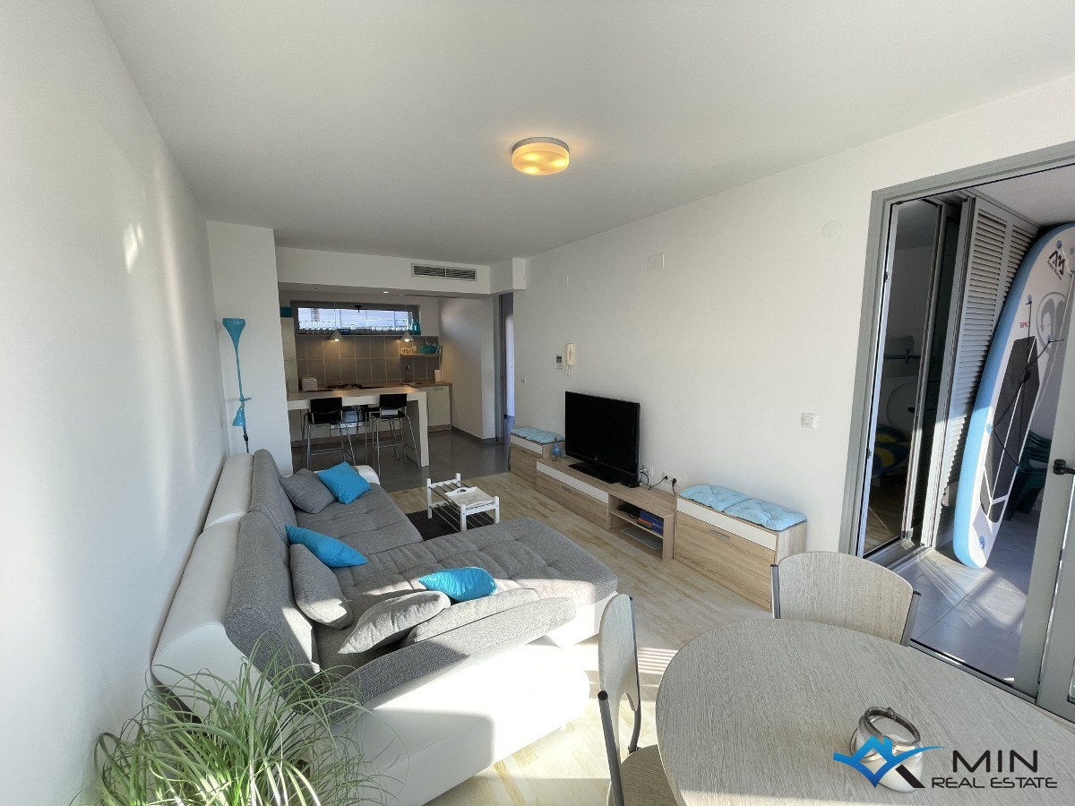 Apartma s pogledom na morje in marino v Novigradu