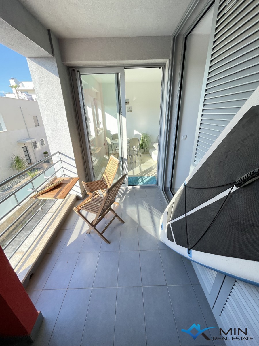 Apartma s pogledom na morje in marino v Novigradu