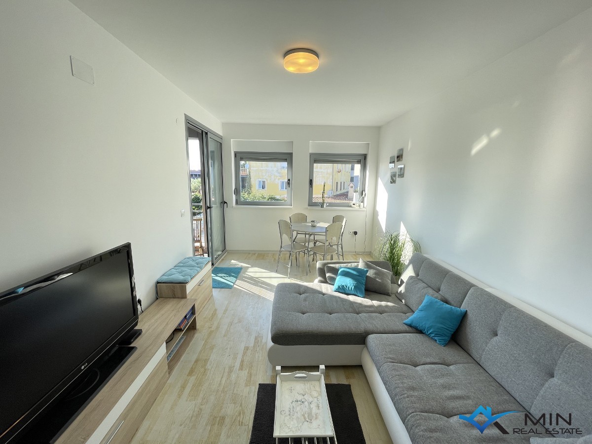 Apartma s pogledom na morje in marino v Novigradu