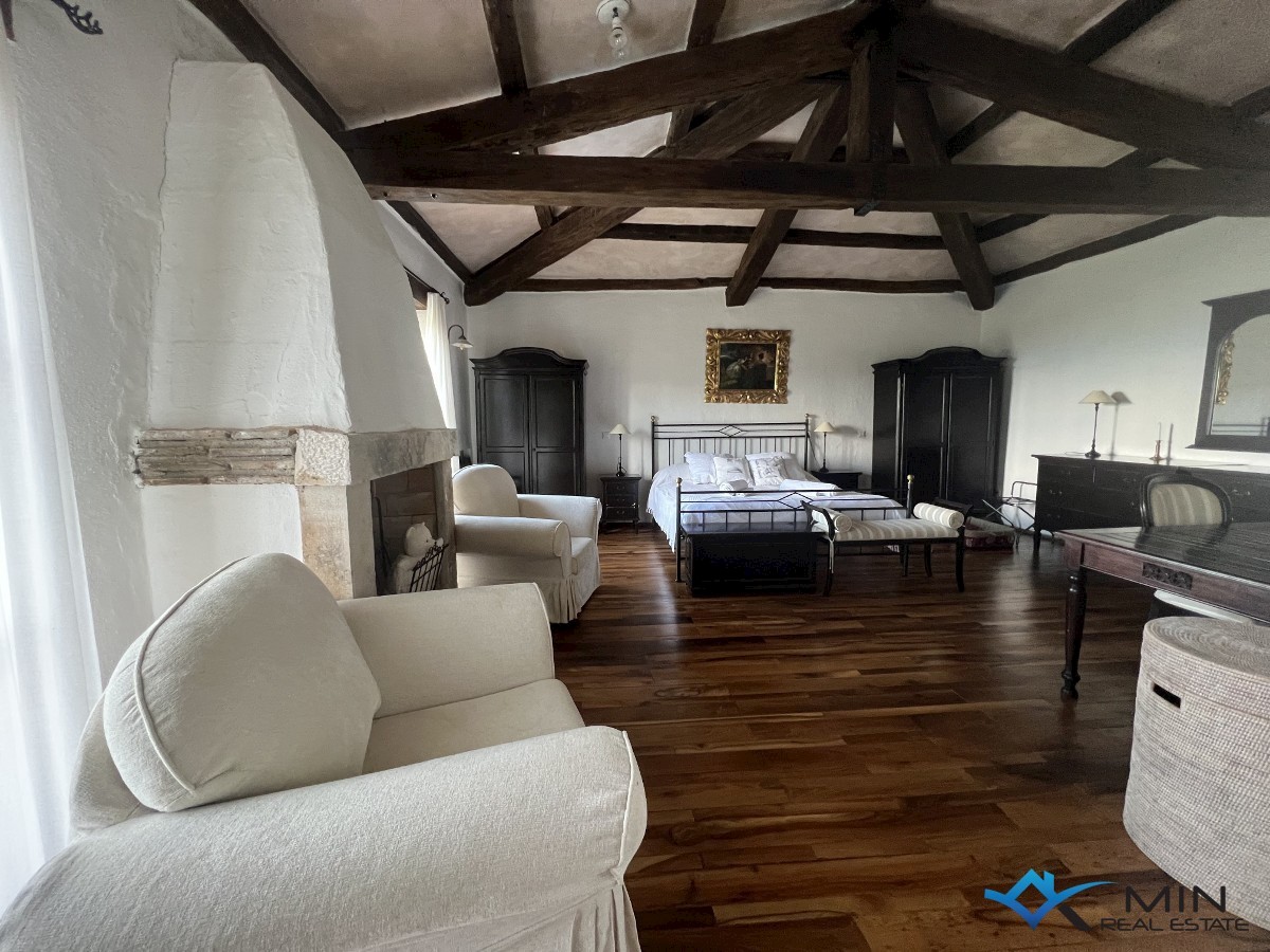 Rustikalna vila s panoramskim pogledom na naravo - Vižinada