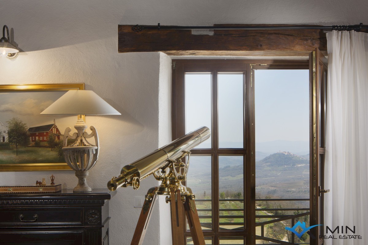 Rustikalna vila s panoramskim pogledom na naravo - Vižinada