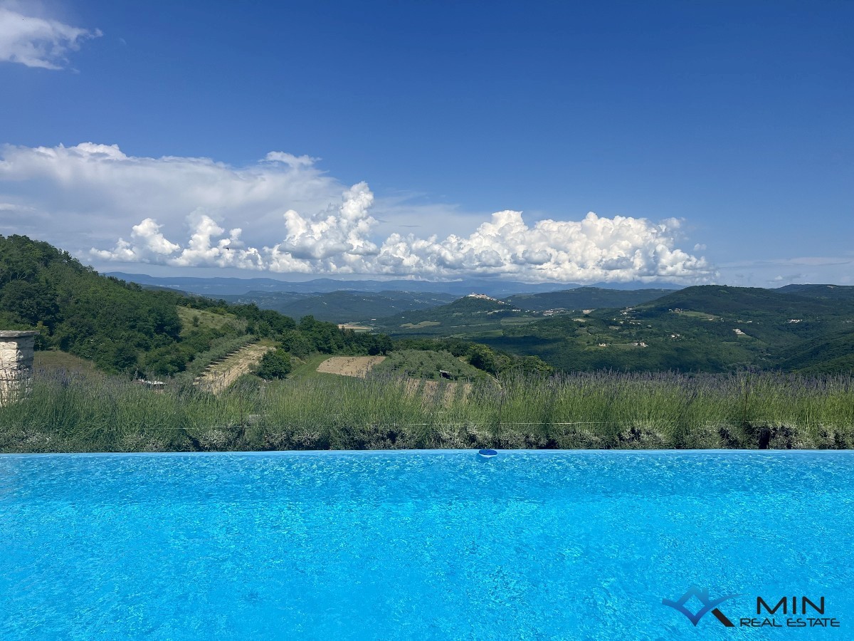 Rustikalna vila s panoramskim pogledom na naravo - Vižinada