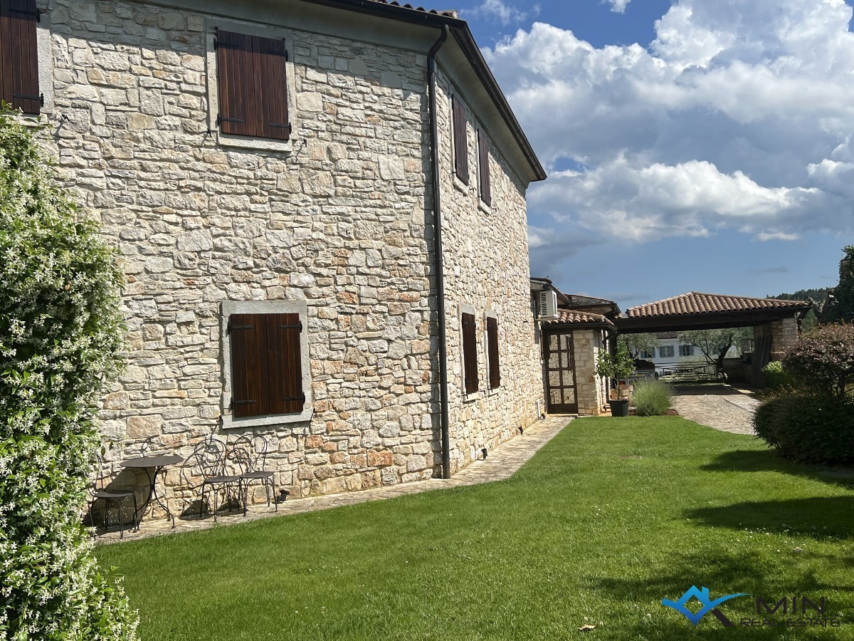 Rustikalna vila s panoramskim pogledom na naravo - Vižinada