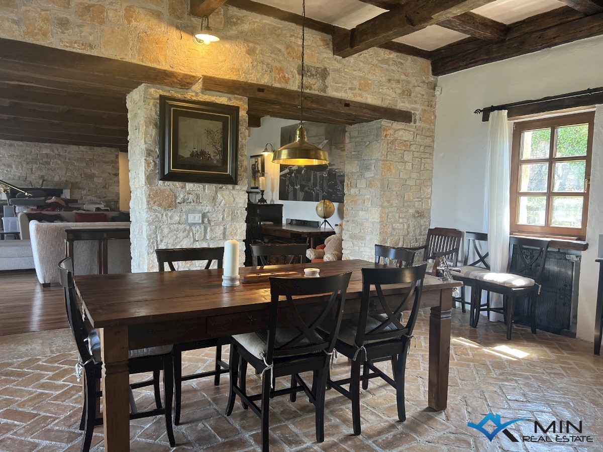 Rustikalna vila s panoramskim pogledom na naravo - Vižinada
