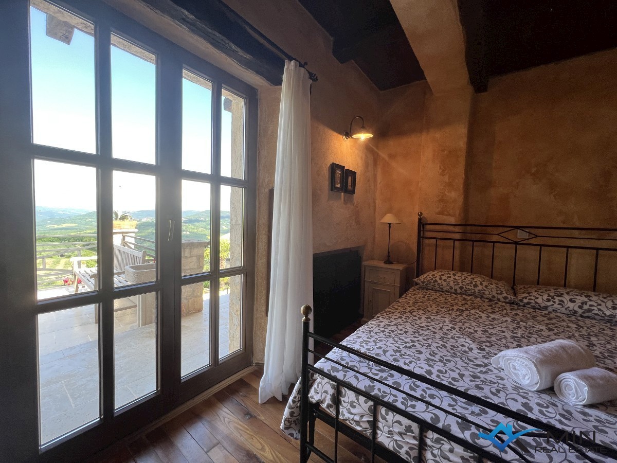 Rustikalna vila s panoramskim pogledom na naravo - Vižinada