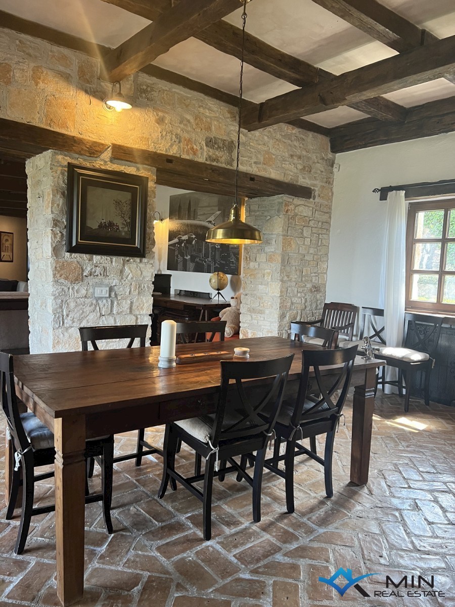 Rustikalna vila s panoramskim pogledom na naravo - Vižinada
