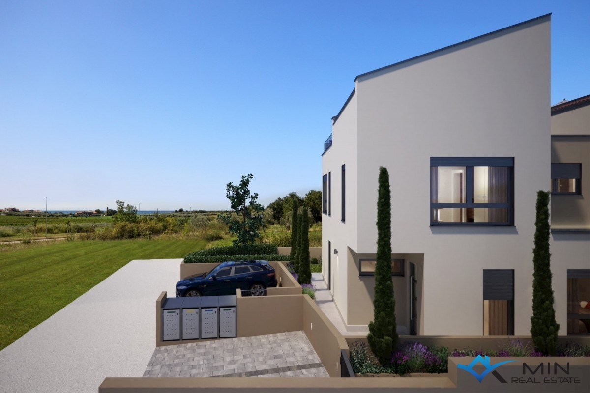 Moderna hiša dvojček s strešno teraso - Novigrad