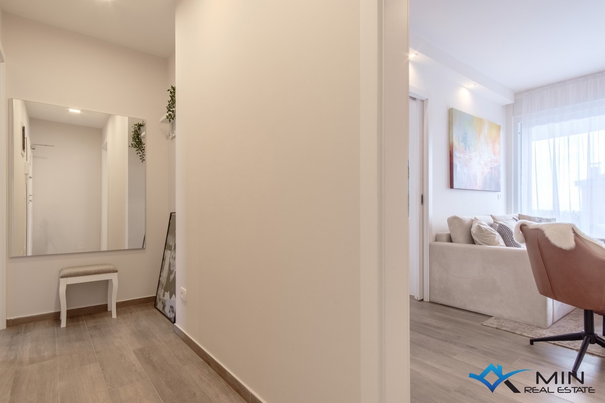 Elegantno stanovanje s čudovitim pogledom na morje v Novigradu