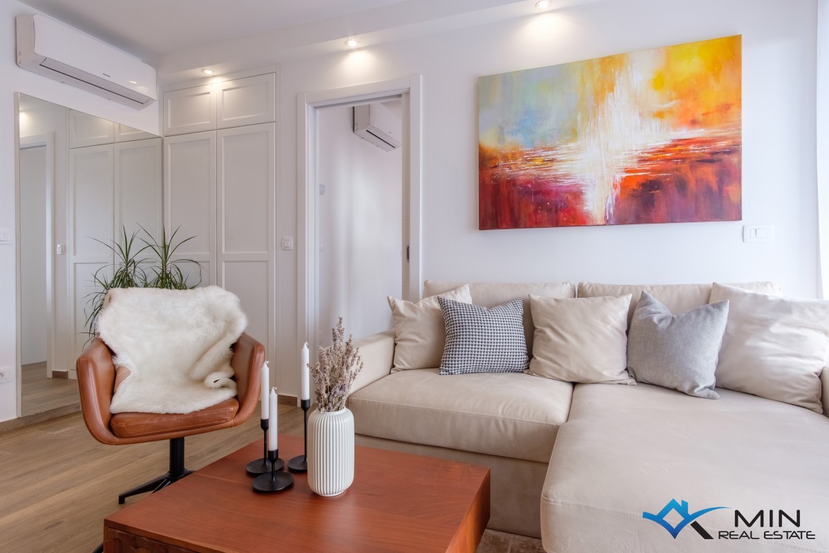 Elegantno stanovanje s čudovitim pogledom na morje v Novigradu