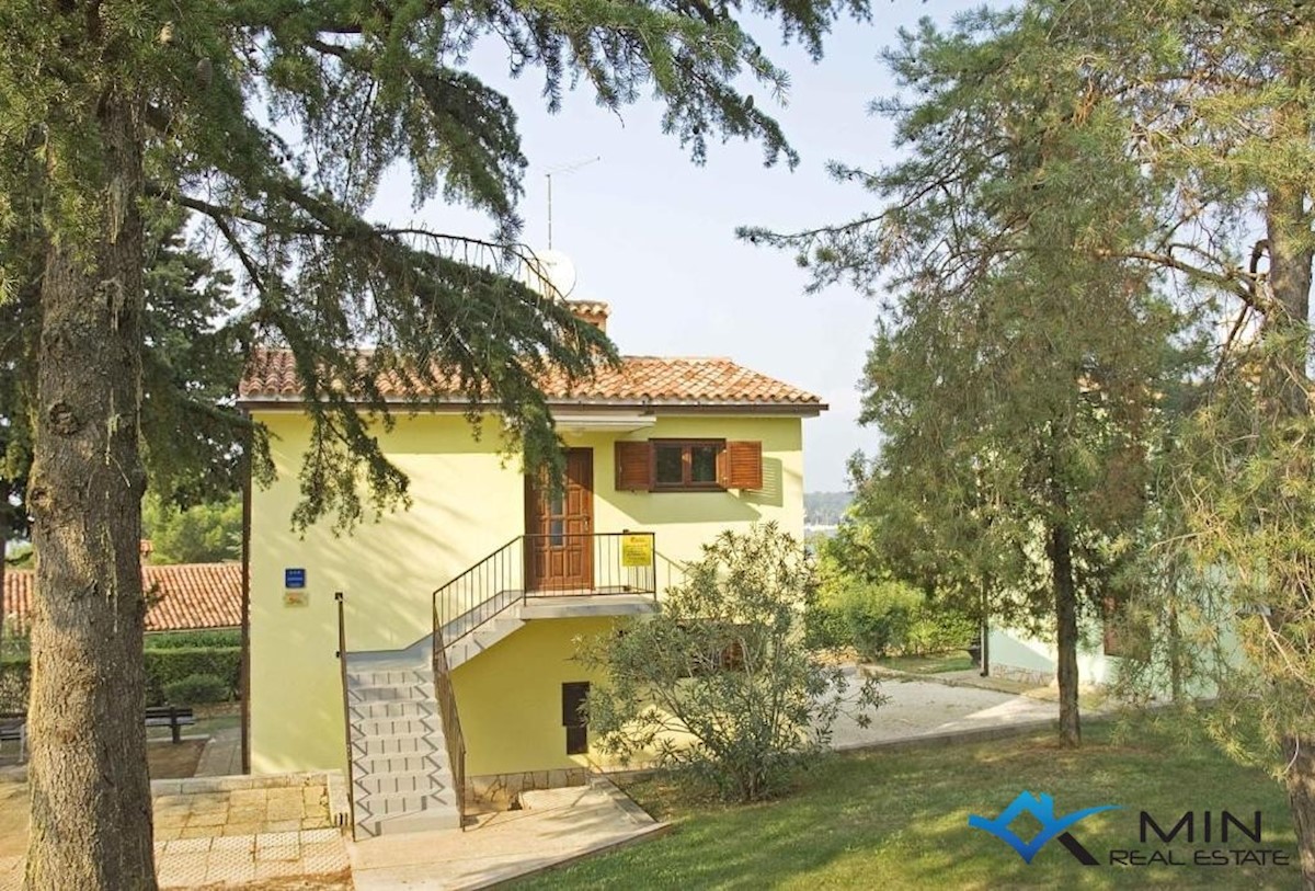 Hiša z 2 apartmajema v bližini morja - Novigrad
