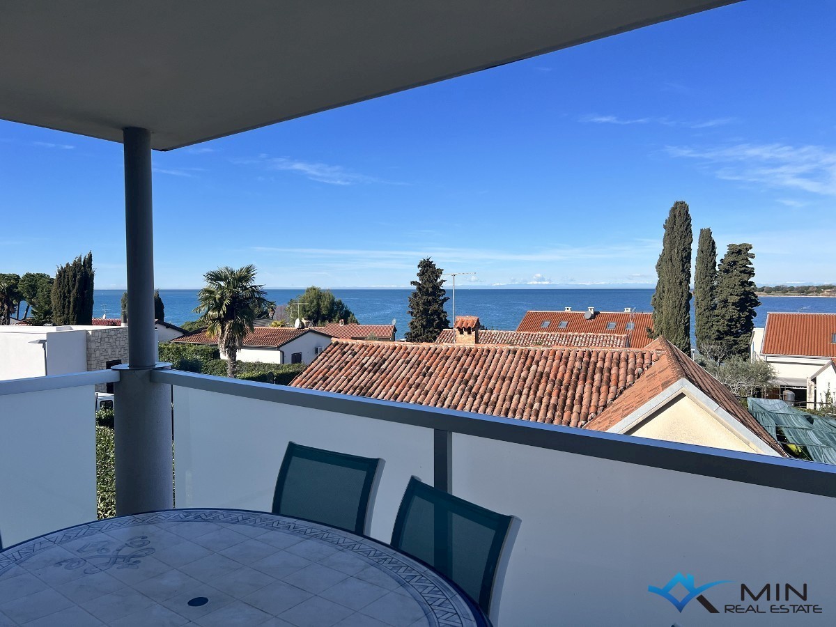 Hiša z 2 apartmajema v bližini morja - Novigrad