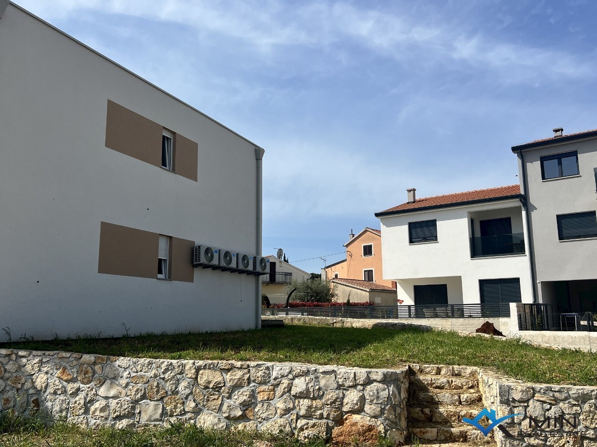 Stanovanje s 3 spalnicami v okolici Novigrada (3)
