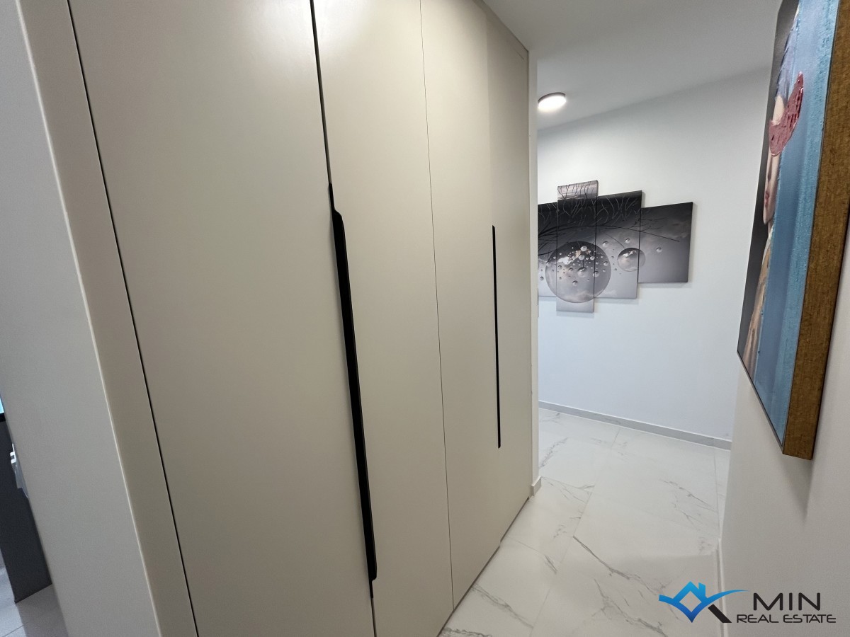Apartma s strešno teraso in panoramskim pogledom na morje v Novigradu