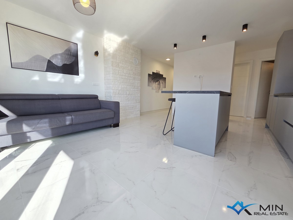 Ekskluzivno stanovanje s panoramskim pogledom na morje v Novigradu