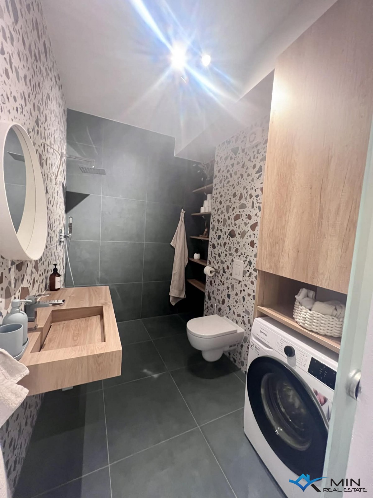 Pritlično stanovanje na odlični lokaciji v Novigradu