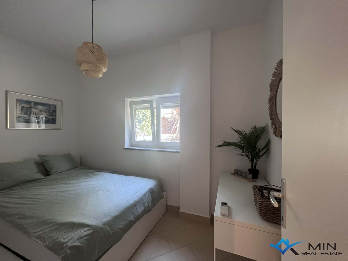 Pritlično stanovanje na odlični lokaciji v Novigradu