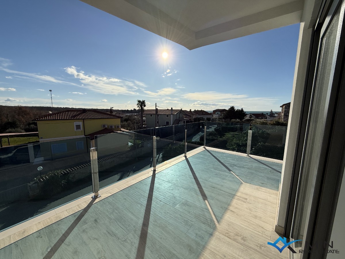 Apartma 350 m od morja v Lovrečici (B2)