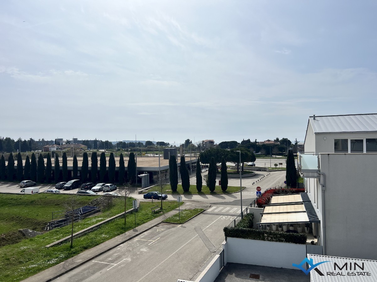 Apartma s strešno teraso 450 m od morja