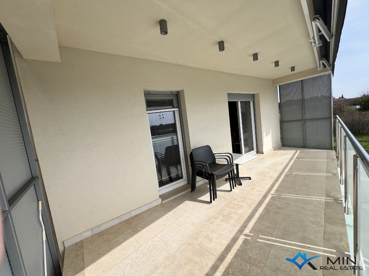 Apartma s strešno teraso 450 m od morja