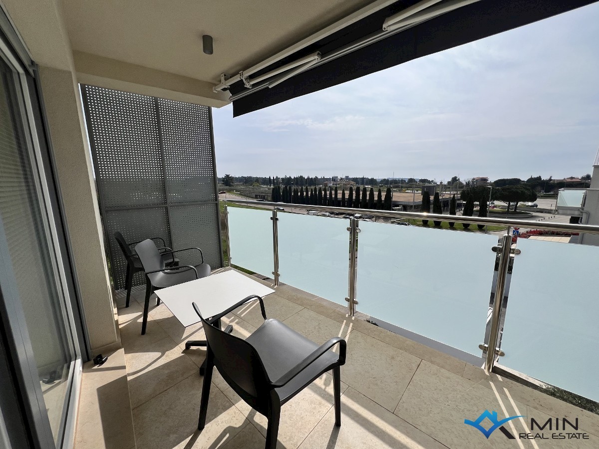 Apartma s strešno teraso 450 m od morja