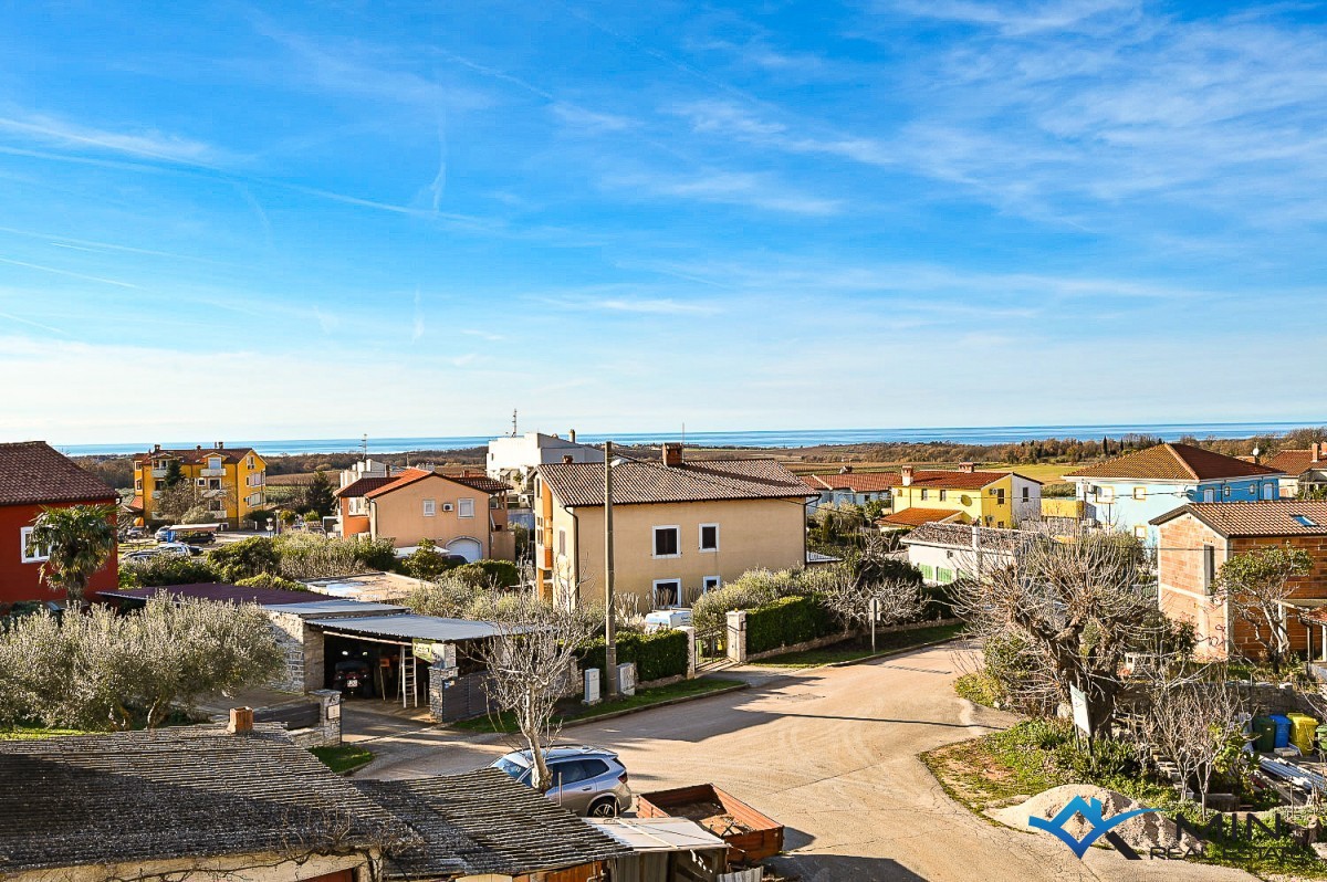 Vrstna hiša z vrtom in čudovitim pogledom na morje – Novigrad