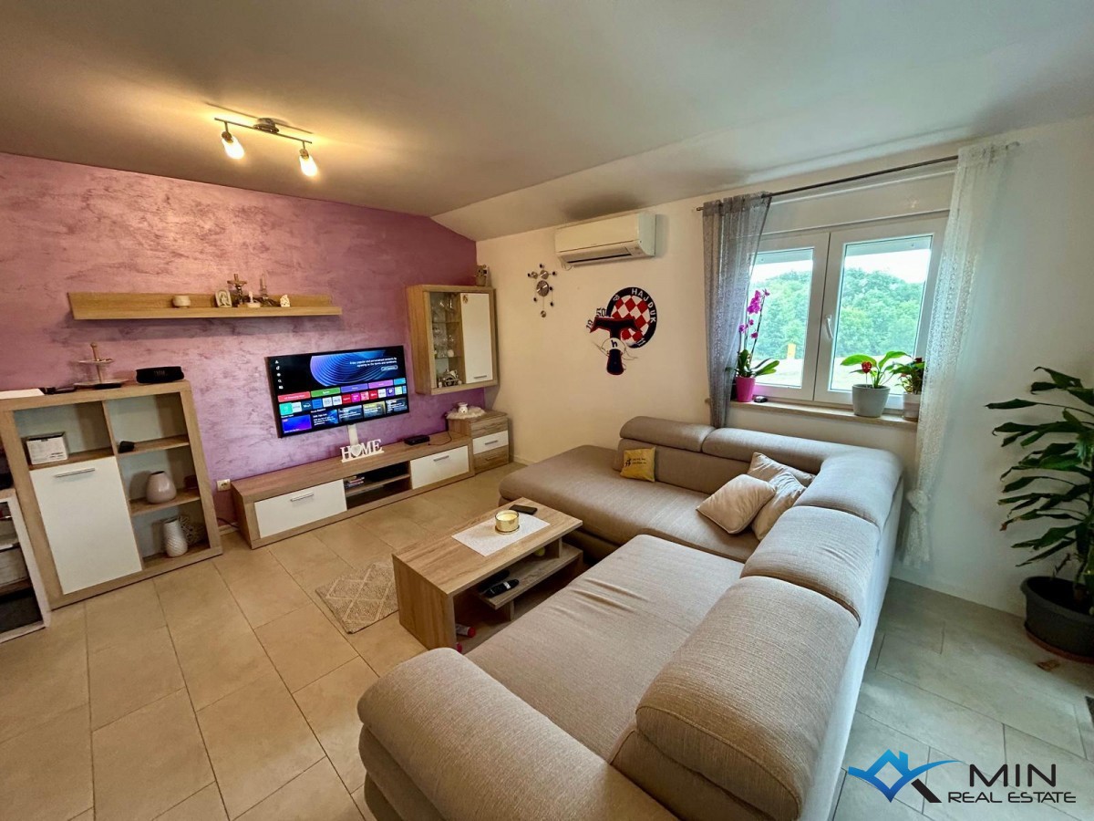 Stanovanje v 1. nadstropju v Novigradu