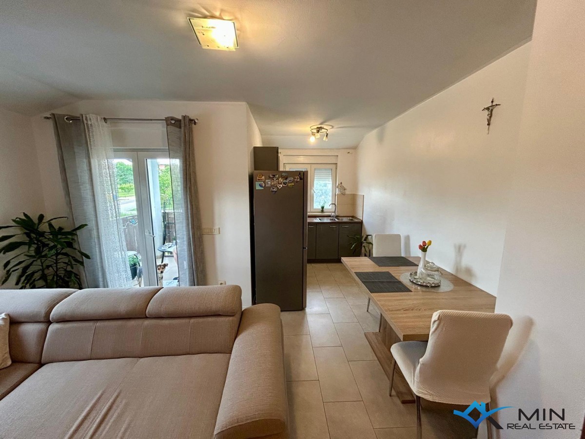 Stanovanje v 1. nadstropju v Novigradu