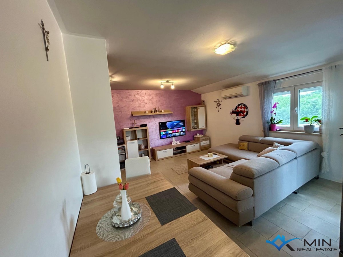 Stanovanje v 1. nadstropju v Novigradu