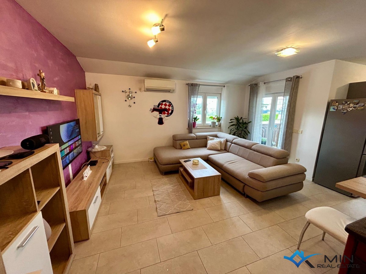 Stanovanje v 1. nadstropju v Novigradu