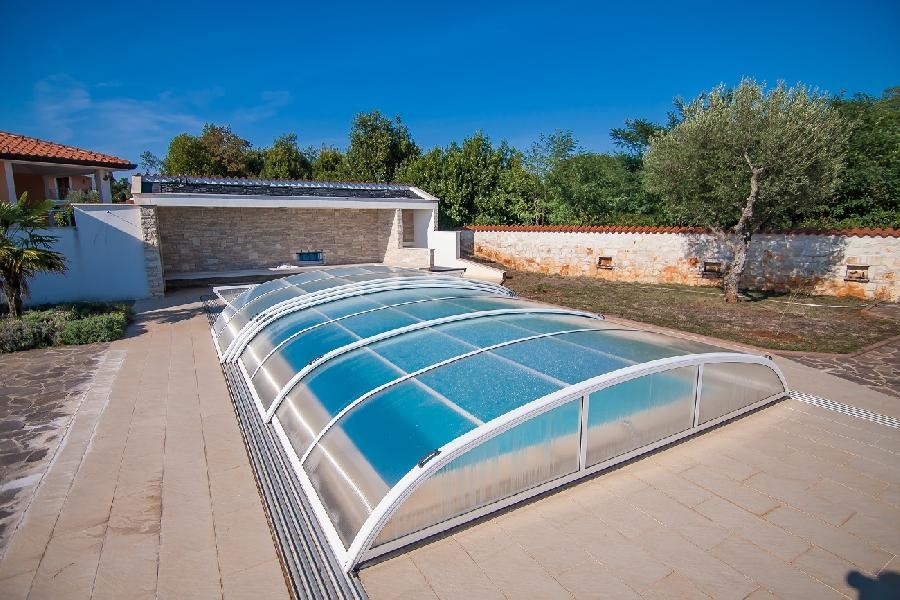 Hiša z Bazenom in Vrtom - Umag