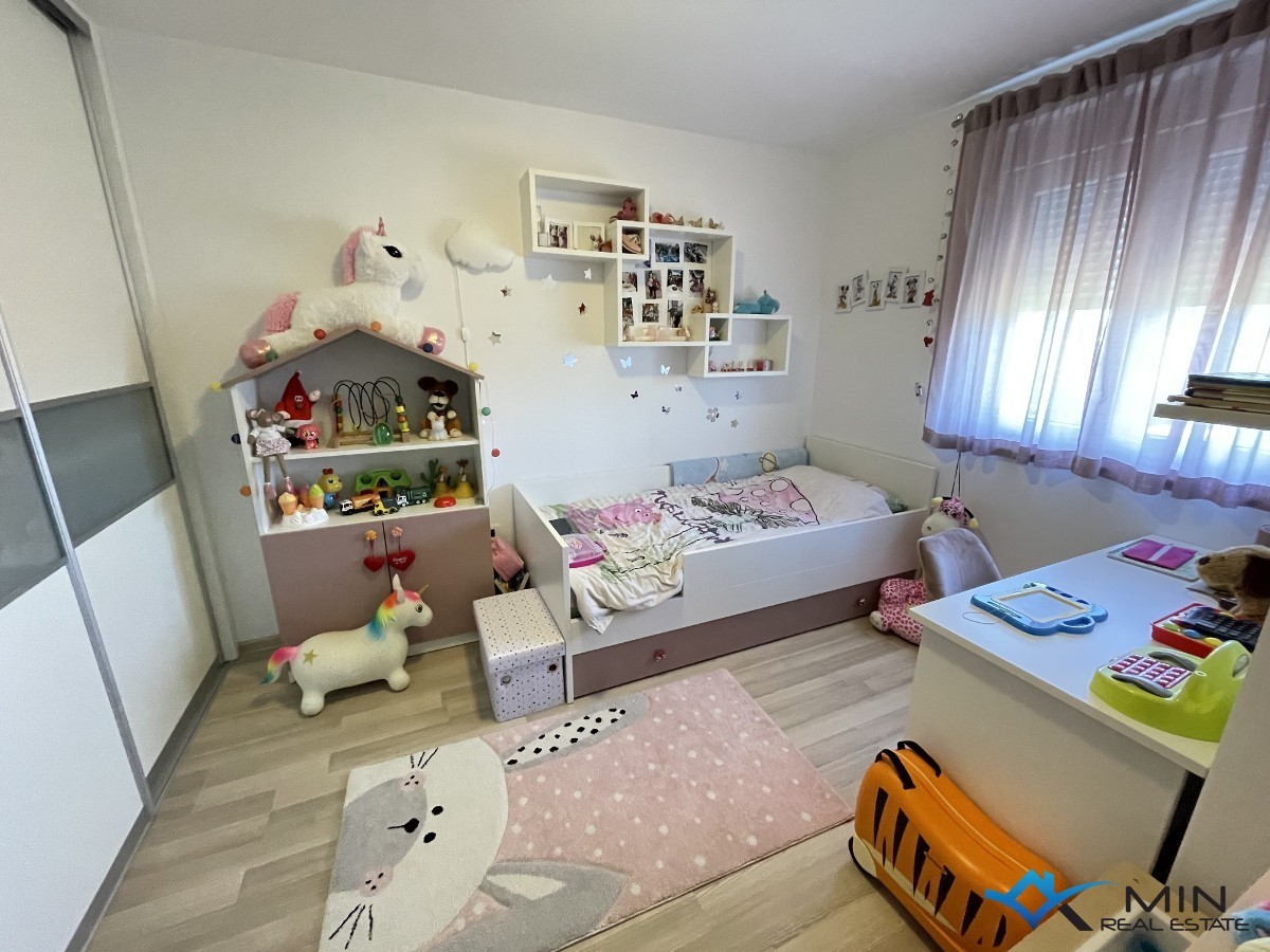 Hiša z bazenom in 2 apartmaja v bližini Umaga