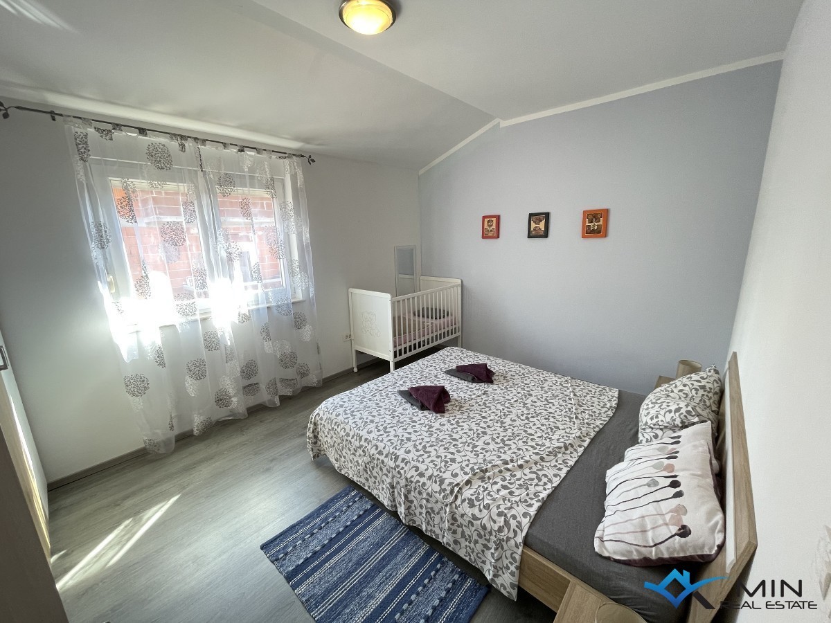 Hiša z bazenom in 2 apartmaja v bližini Umaga
