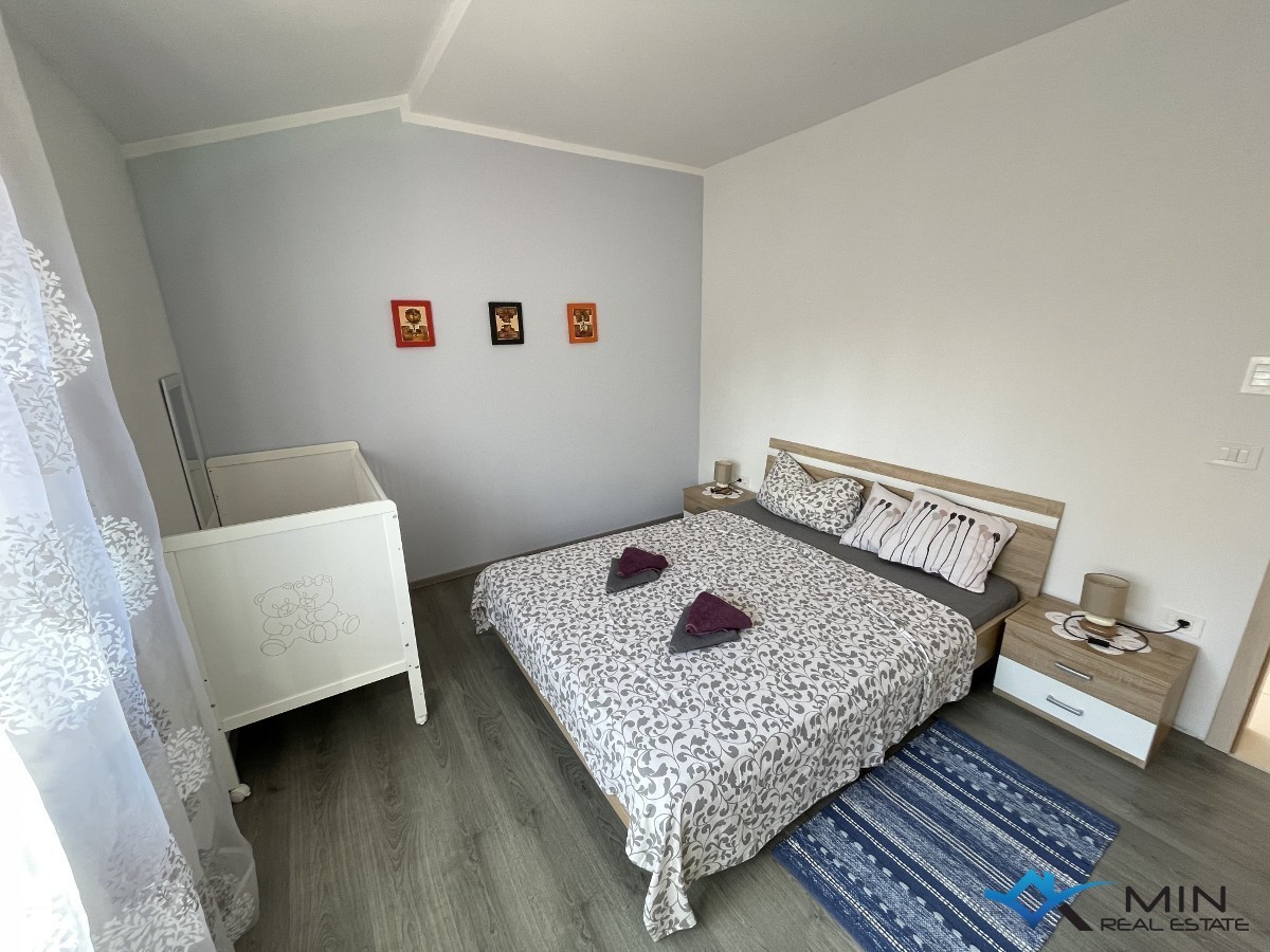 Hiša z bazenom in 2 apartmaja v bližini Umaga