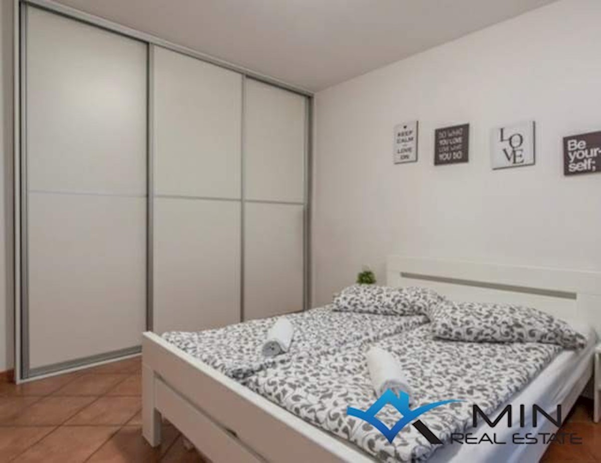 Hiša s 5 apartmaji v Umagu
