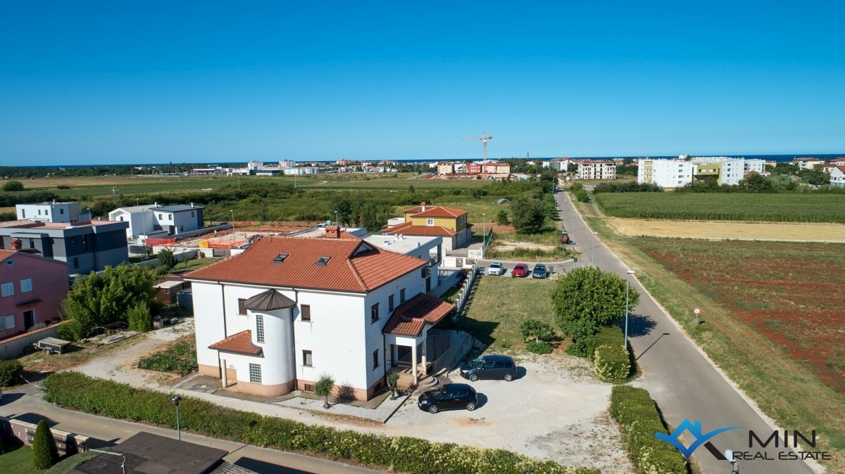 Hiša s 5 apartmaji v Umagu