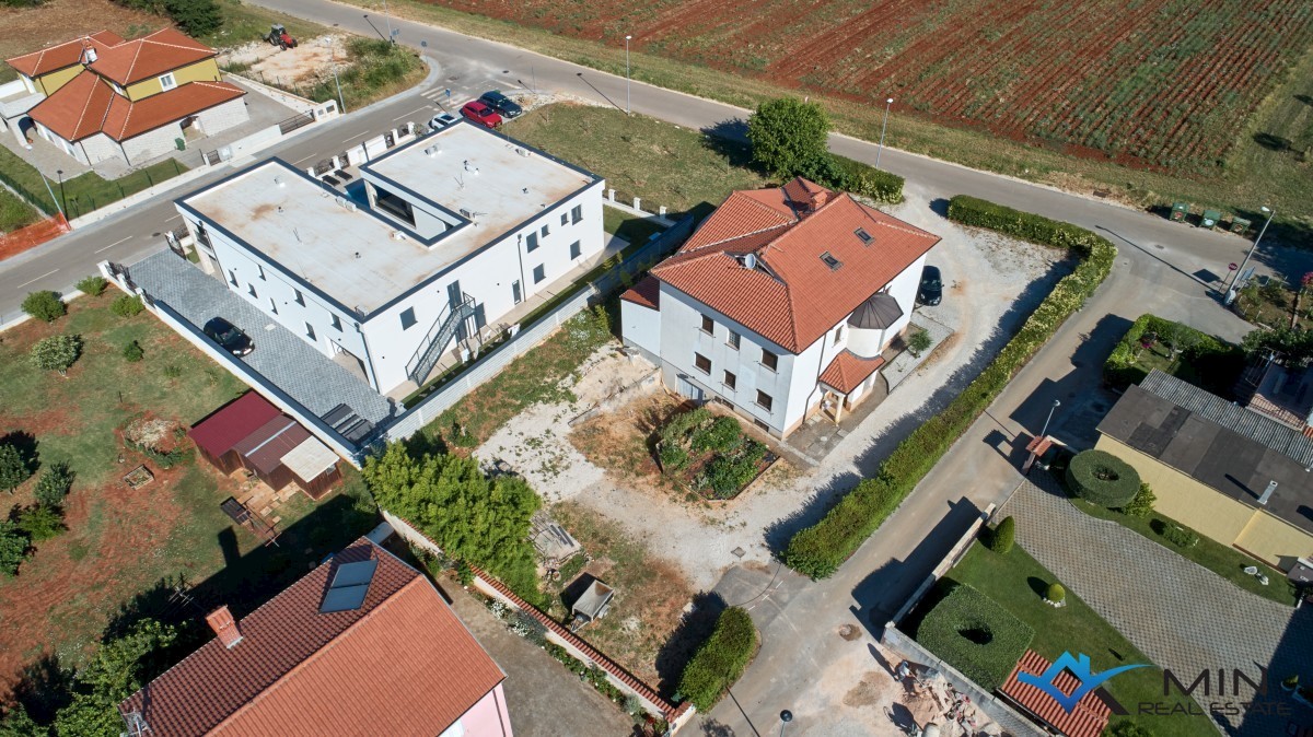 Hiša s 5 apartmaji v Umagu