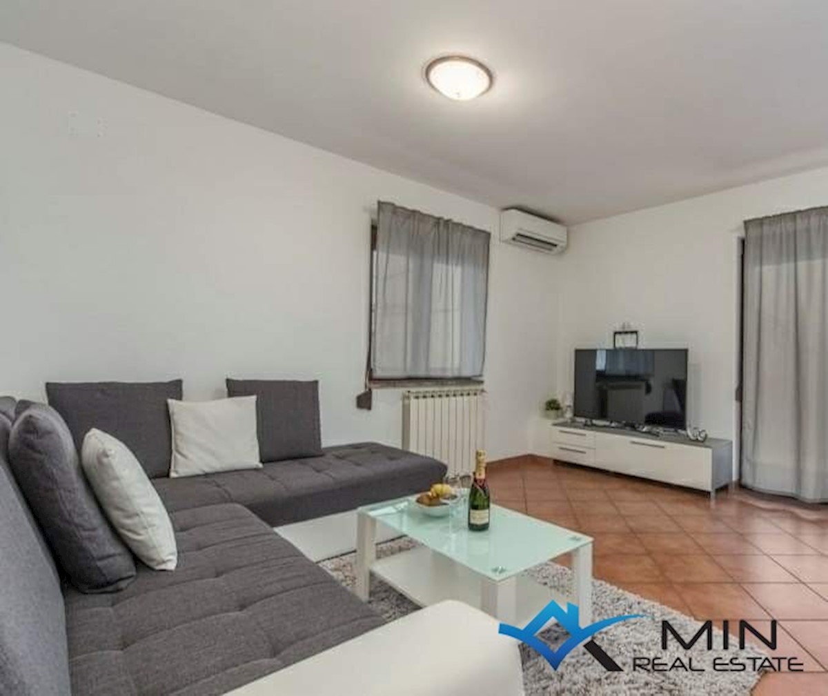 Hiša s 5 apartmaji v Umagu