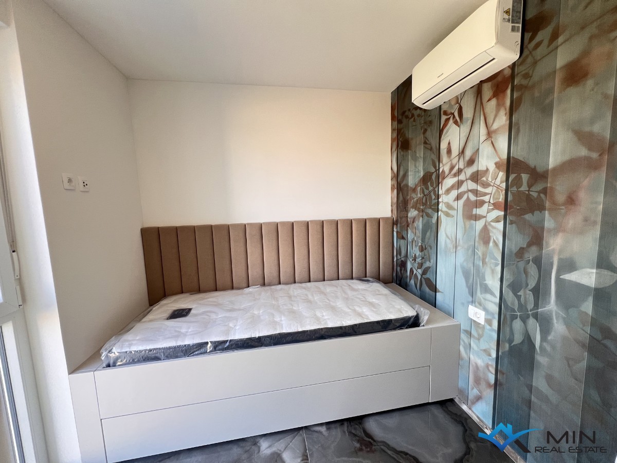 Luksuzno opremljen penthouse s pogledom na morje v Novigradu