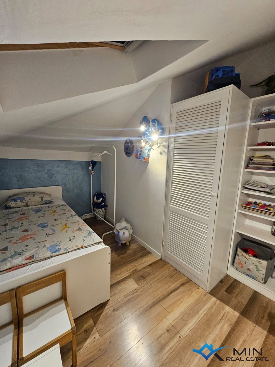Apartma v centru 50 m od morja v Novigradu
