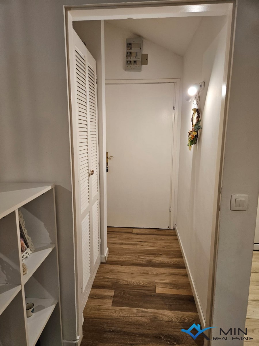 Apartma v centru 50 m od morja v Novigradu
