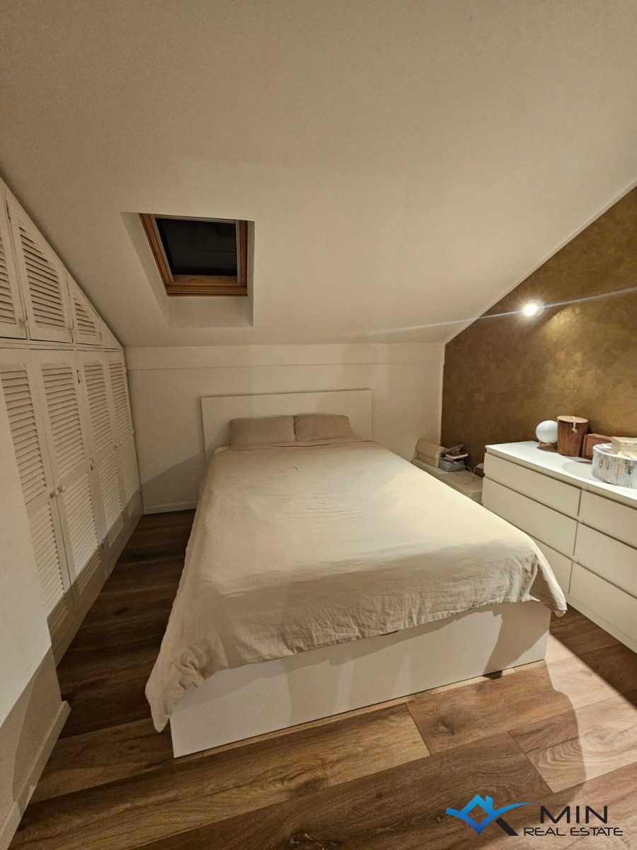 Apartma v centru 50 m od morja v Novigradu