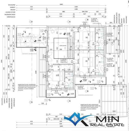 Luksuzna vila z bazenom 250 m od morja v Novigradu
