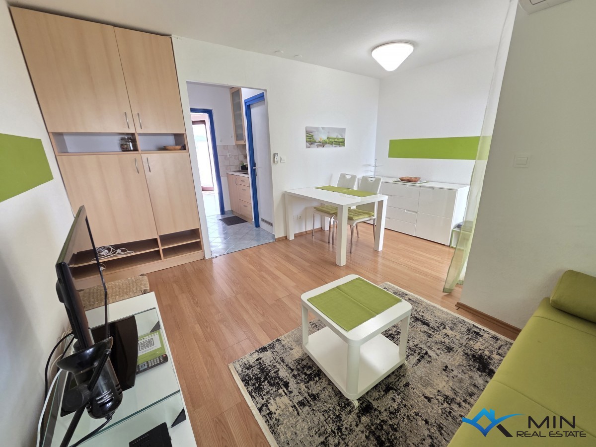 Apartma z dvema terasama in pogledom na morje v Novigradu