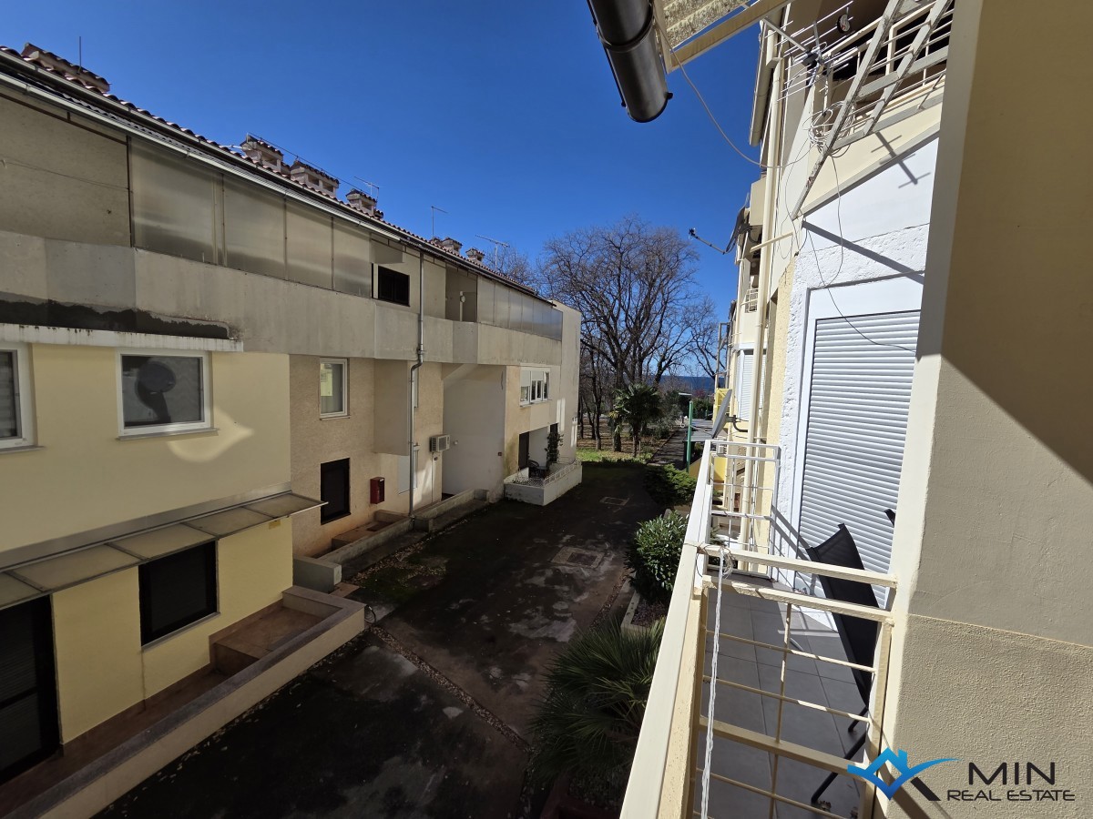 Apartma z dvema terasama in pogledom na morje v Novigradu