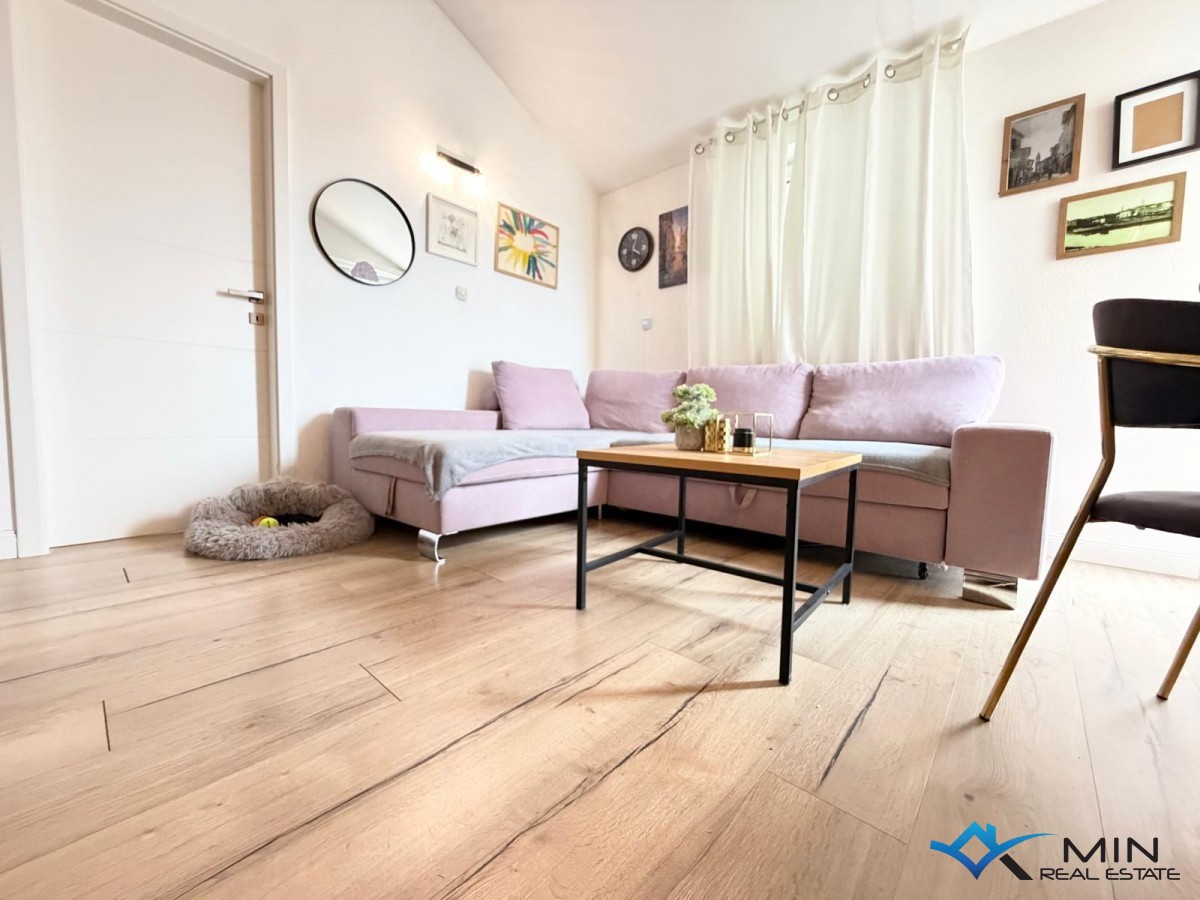 Lepo opremljeno stanovanje v Novigradu