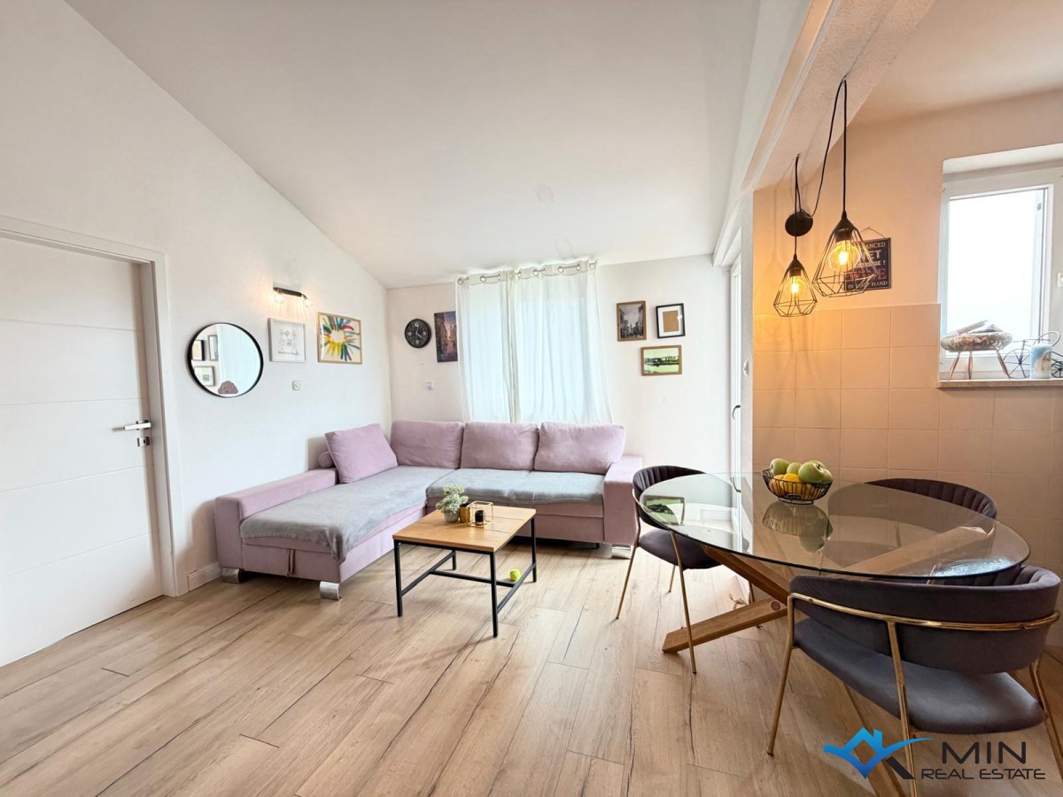 Lepo opremljeno stanovanje v Novigradu